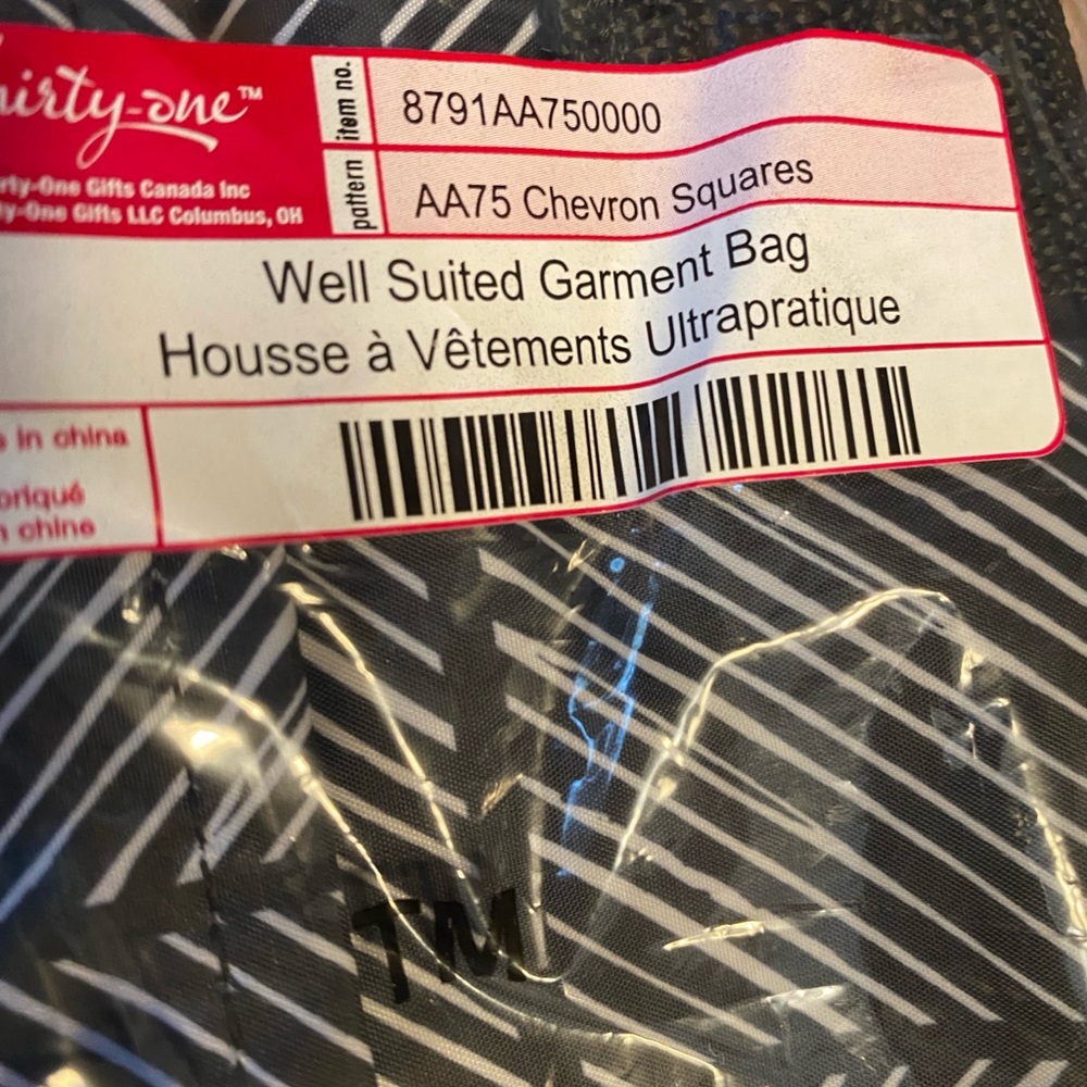 Thirty-One Black and White Garmet Travel Bag